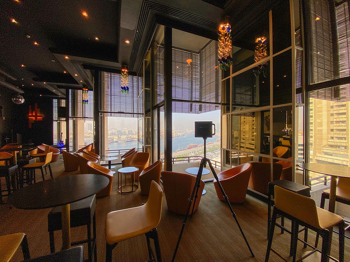 Scanning Up on the Tenth lounge.